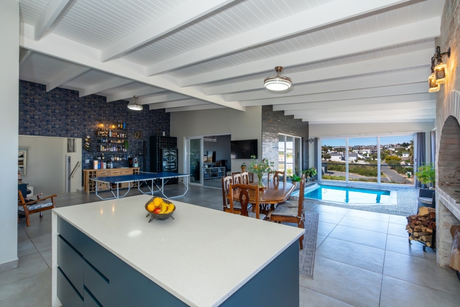 5 Bedroom Property for Sale in Myburgh Park Western Cape